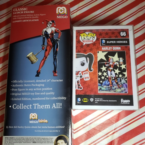 Funko Mego Harley Quinn Collector's Set - Picture 4 of 5